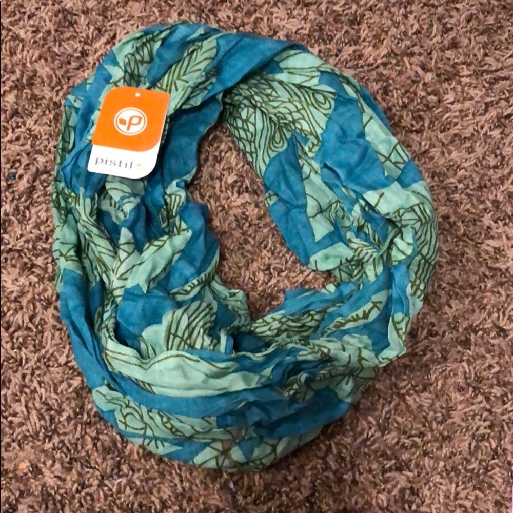 Infinity scarf